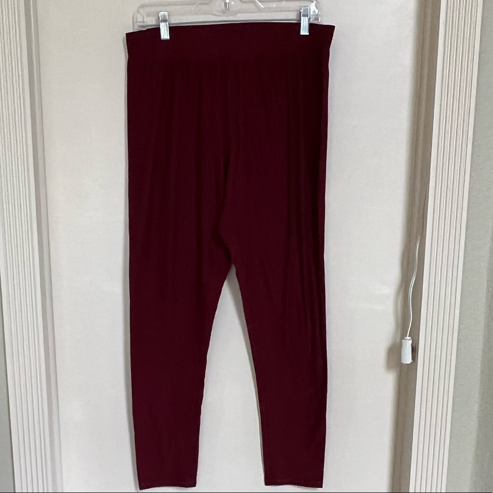 Maurice’s burgundy ultra soft legging